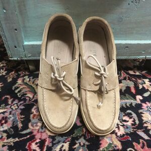Ultra comfortable suede shoes by Sperry in size 10.5